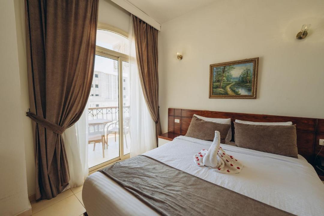 Al Mamsha El Seyahi Hotel | Fantasia Hotel