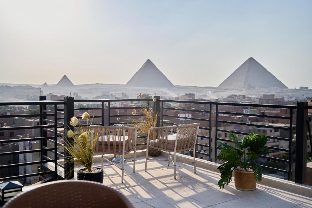Kafrat al Jabal Hotel | La Roja pyramids inn
