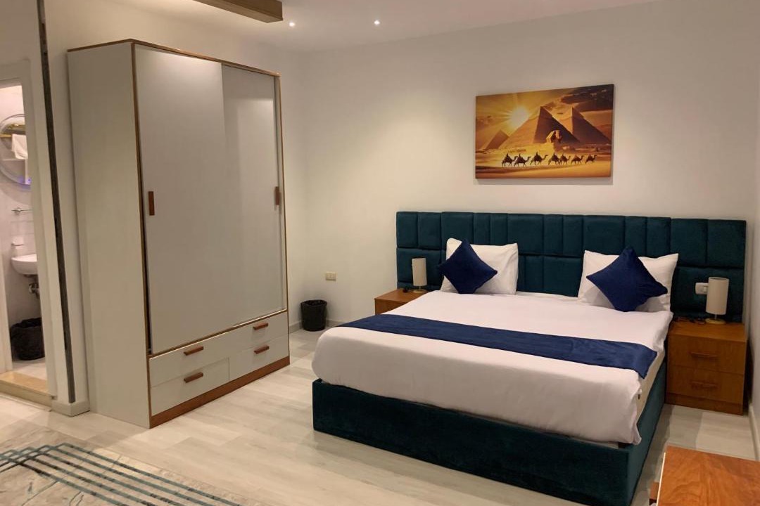 Al Haram Apartment | Pyramids First Row Luxury stay & tours