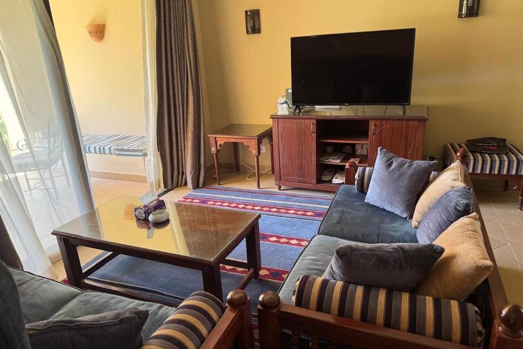 Port Ghalib Apartment | Pool Days & Ocean Waves