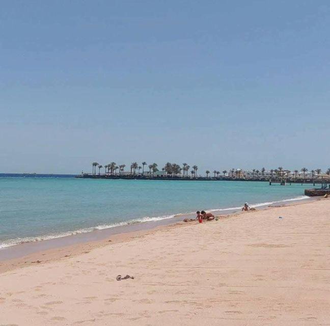 As-Salam Apartment | غرفه فندقيه ذات مطبح وحمام سرير مكيف غسلاله تلاجه بوتجاز شاشه في بلكونه