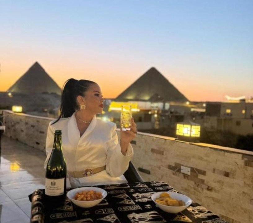 Giza Hostel | New Villa Hathor pyramids view