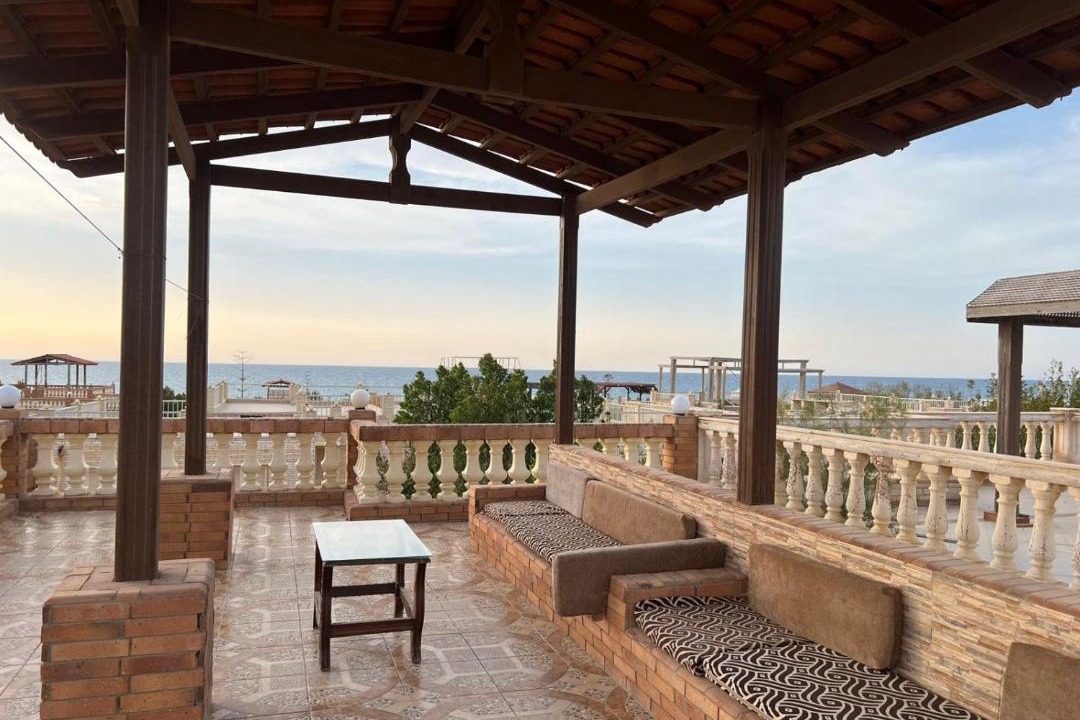 Borg el Arab Ski Chalet | villa with private garden and roof 3rd row from the sea in reveira beach village 59km