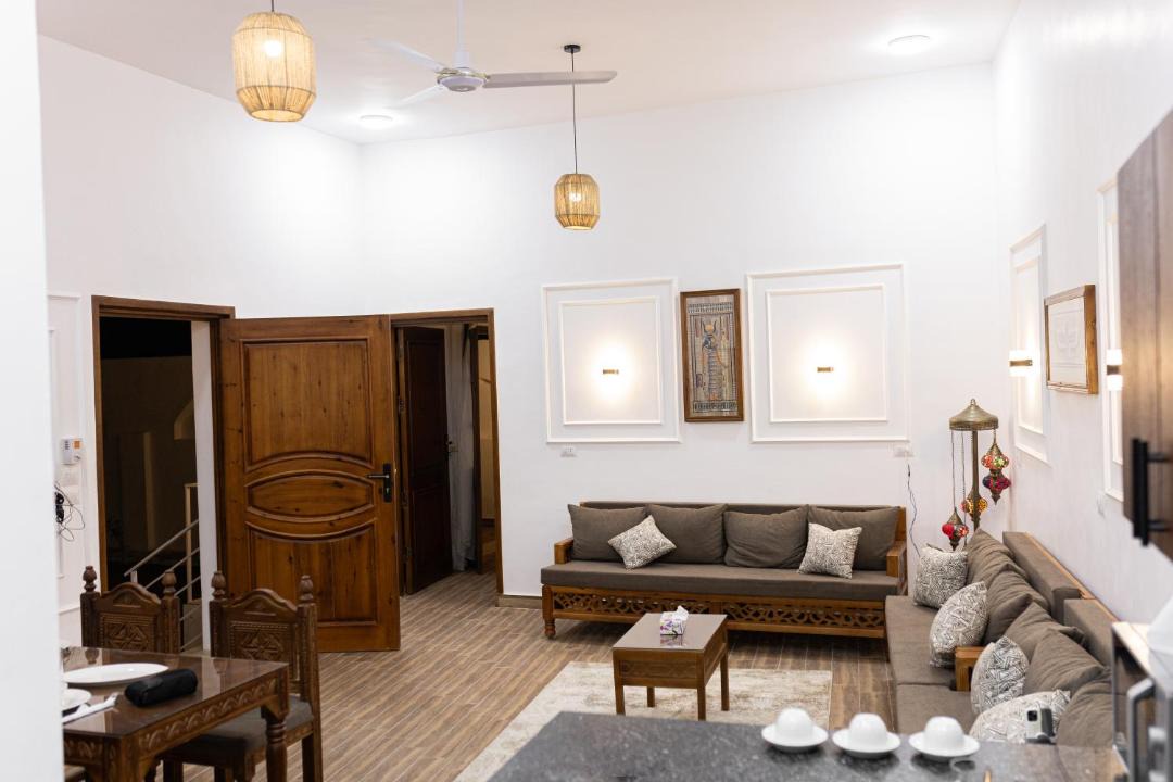 Luxor House | Horus Garden House