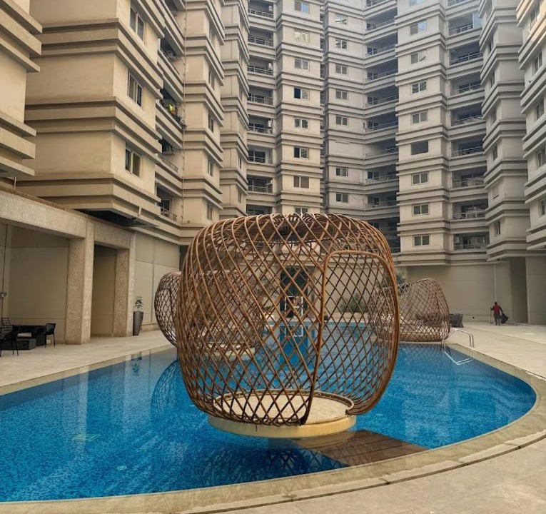 Al-Basatin Apartment | Modern Comfort in Degla View