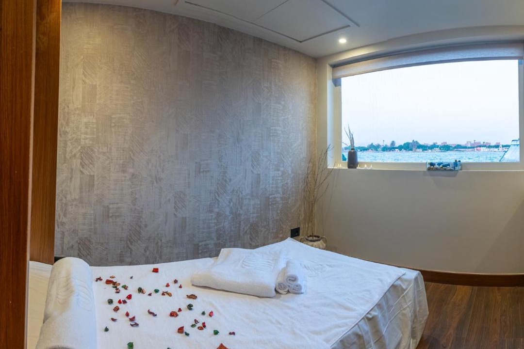 Luxor Hotel | Sonesta Dahabeya Amirat II - Nile Cruise Ship From Luxor to Aswan 4 nights