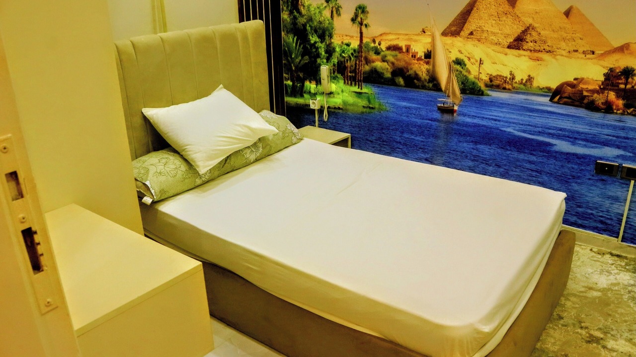 Photo of Bedroom in Pyramids Gardens