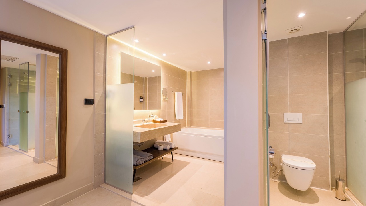 Photo of Bathroom in Corniche Road-Dahar
