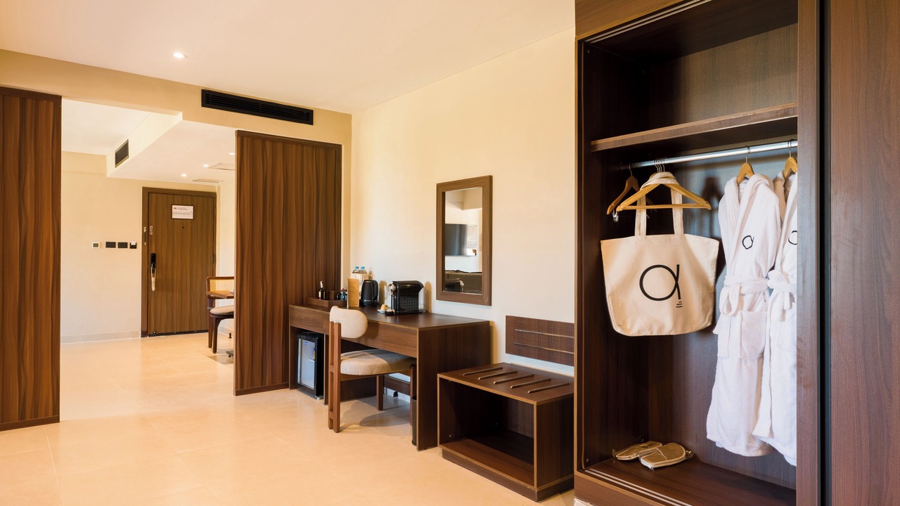 Photo of Bedroom in Corniche Road-Dahar