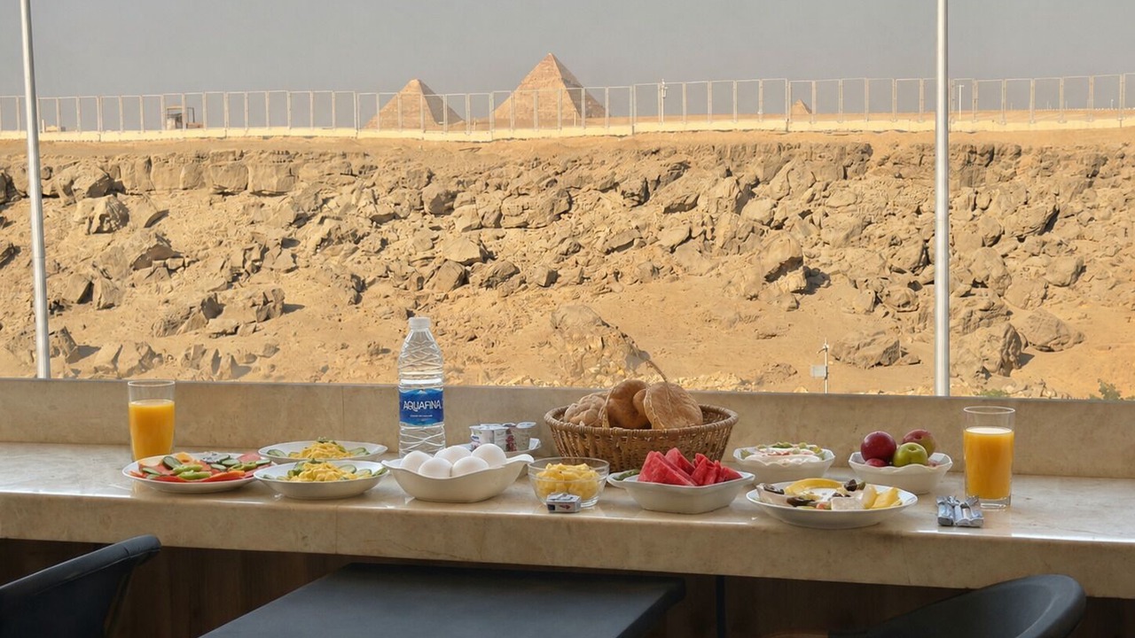 Photo of Patio Balcony in Pyramids Gardens