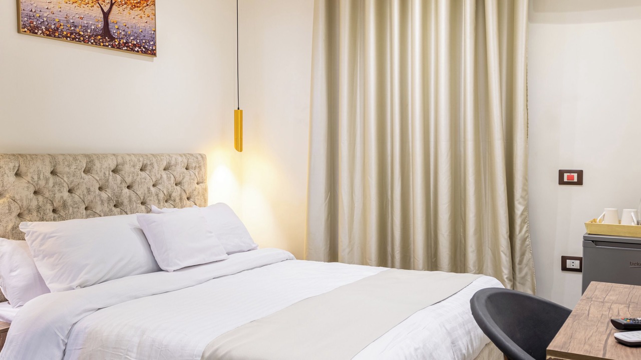 Photo of Bedroom in Pyramids Gardens