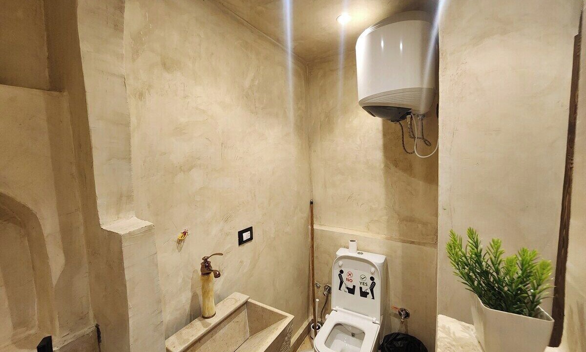 Photo of Bathroom in Pyramids Gardens