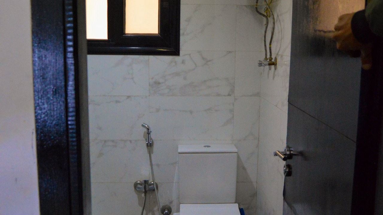 Photo of Bathroom in Pyramids Gardens