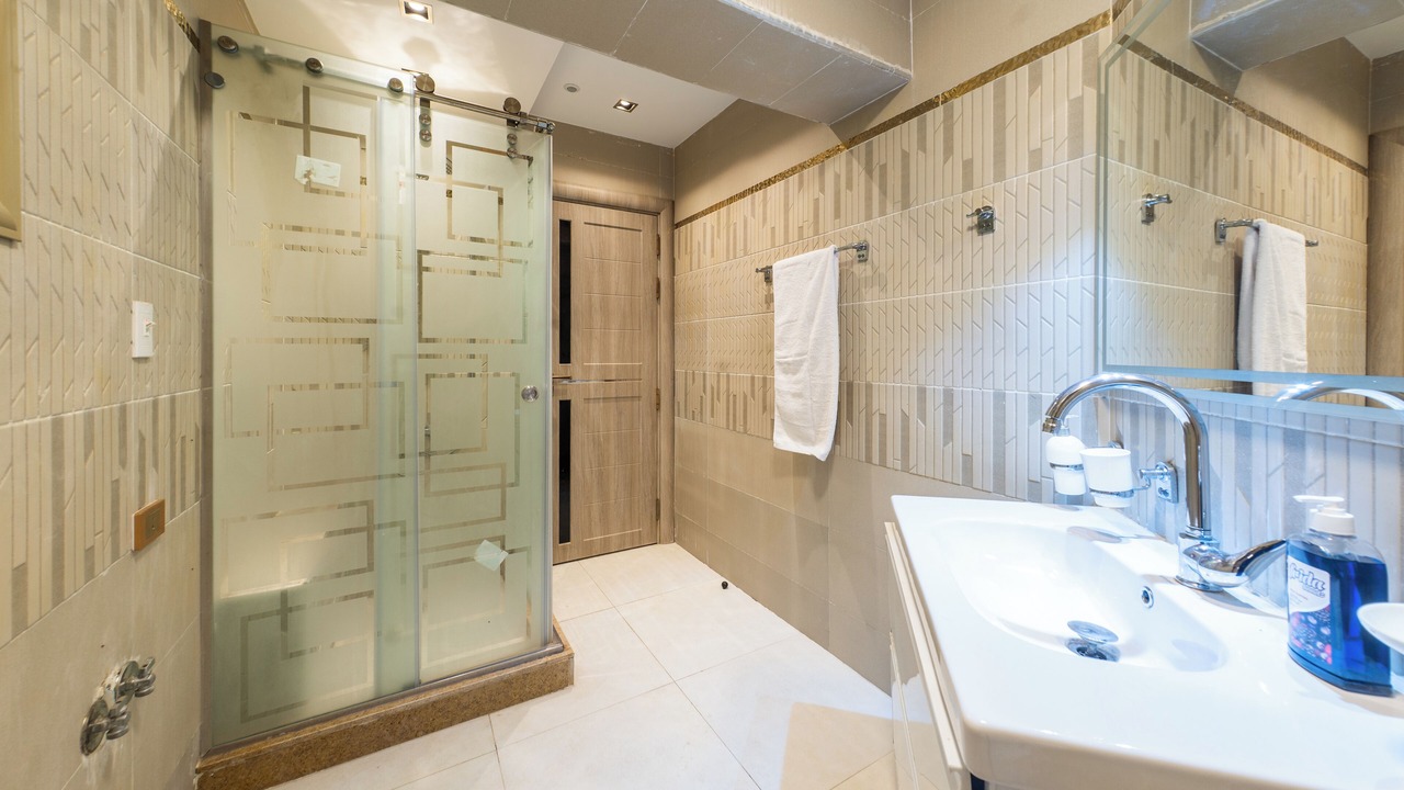 Photo of Bathroom in Al-'Umraniyah