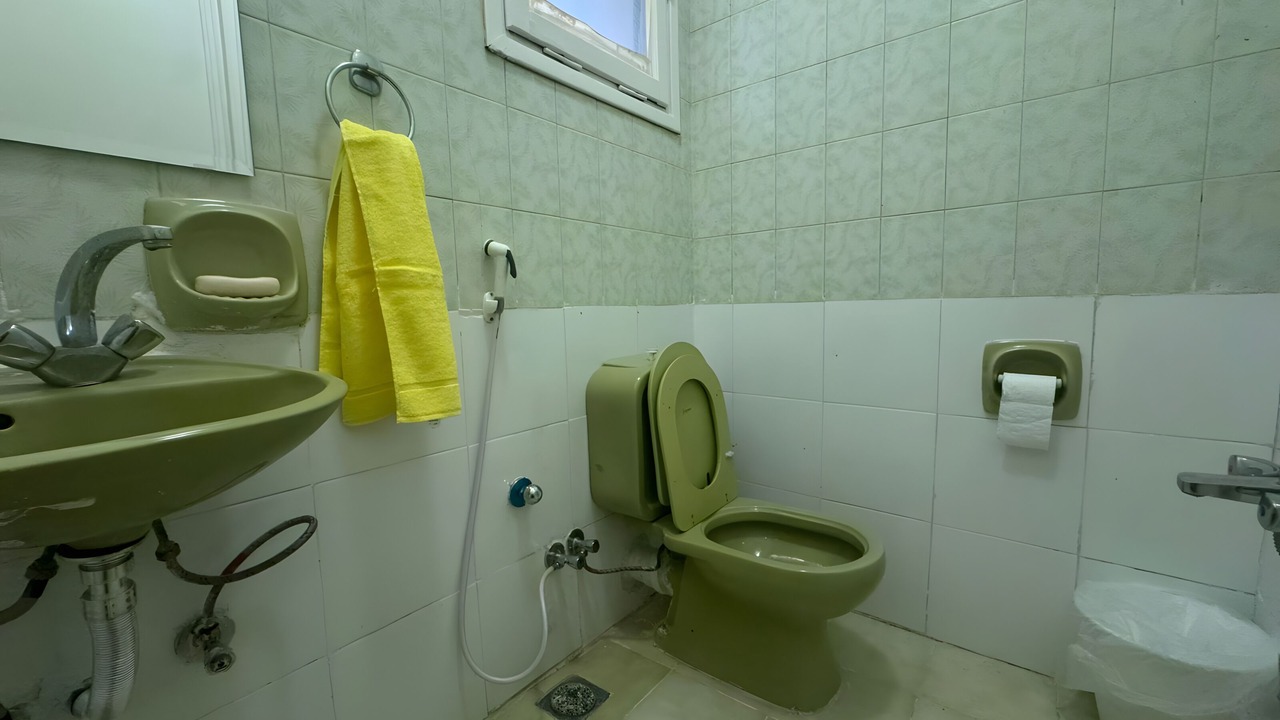 Photo of Bathroom in Corniche Road-Dahar