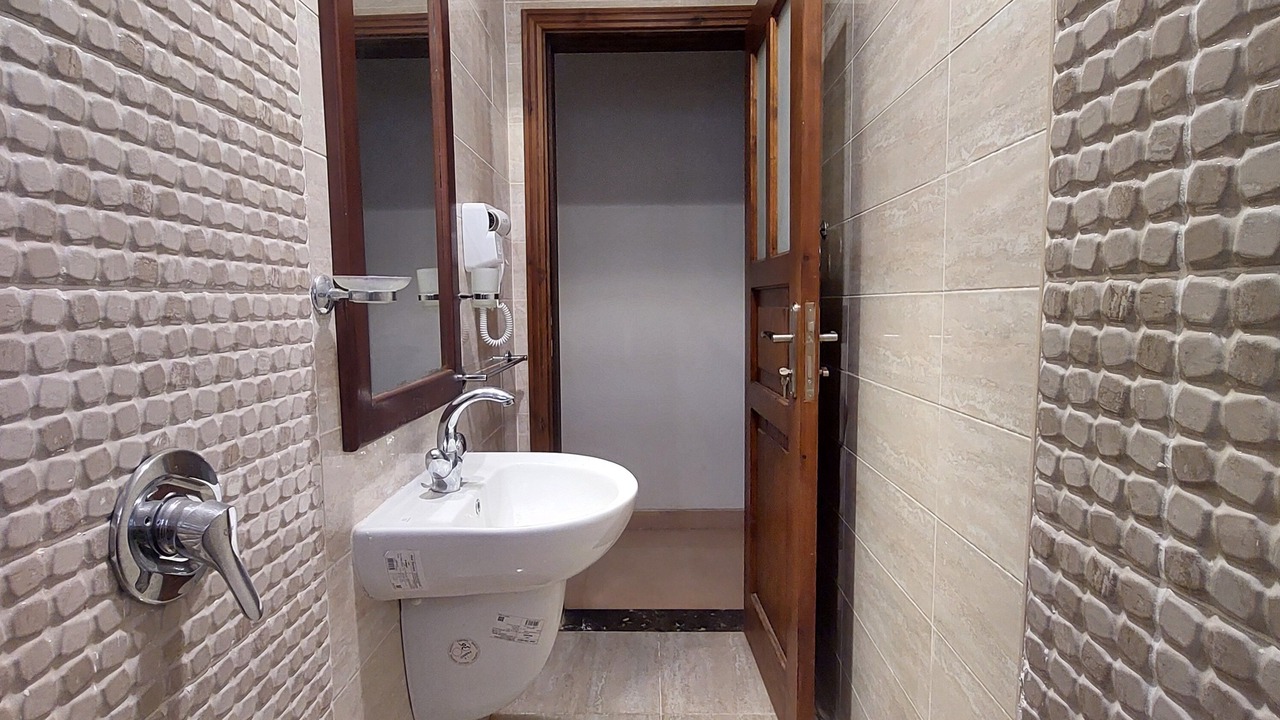 Photo of Bathroom in Al-Basatin