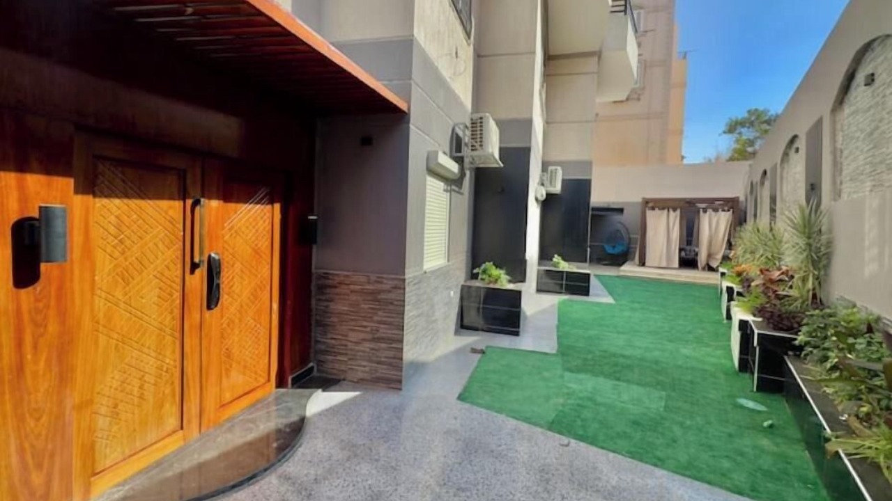 Photo of Outdoor in Sheikh Zayed City