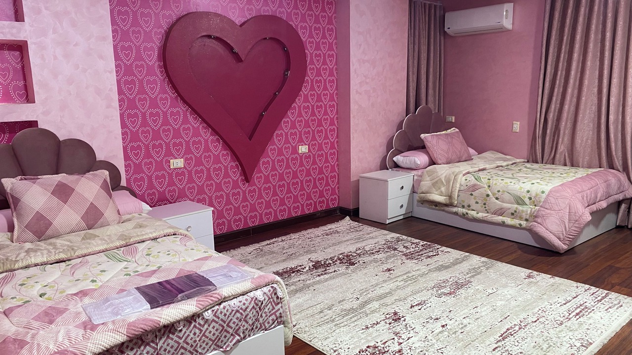 Photo of Bedroom in Pyramids Gardens