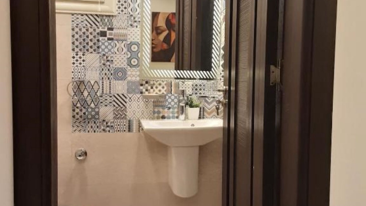 Photo of Bathroom in Pyramids Gardens