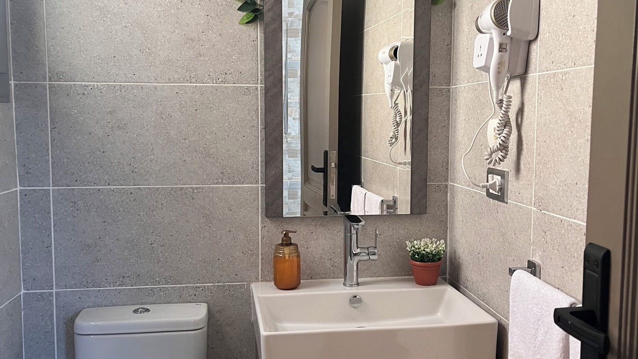 Photo of Bathroom in Al-'Umraniyah