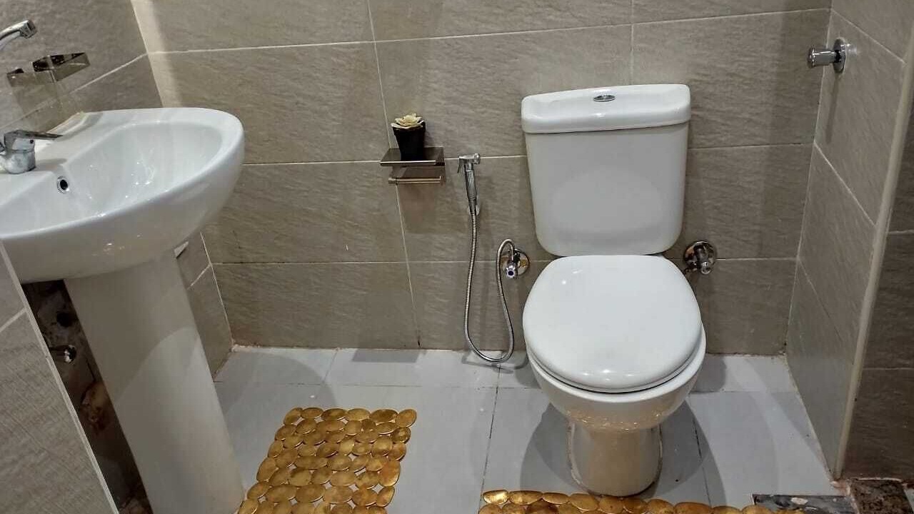 Photo of Bathroom in Corniche Road-Dahar
