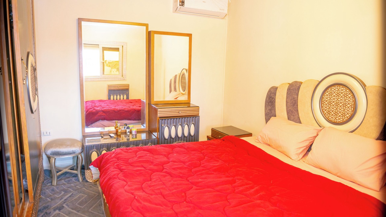 Photo of Bedroom in Pyramids Gardens