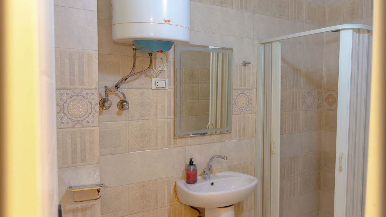 Photo of Bathroom in Pyramids Gardens