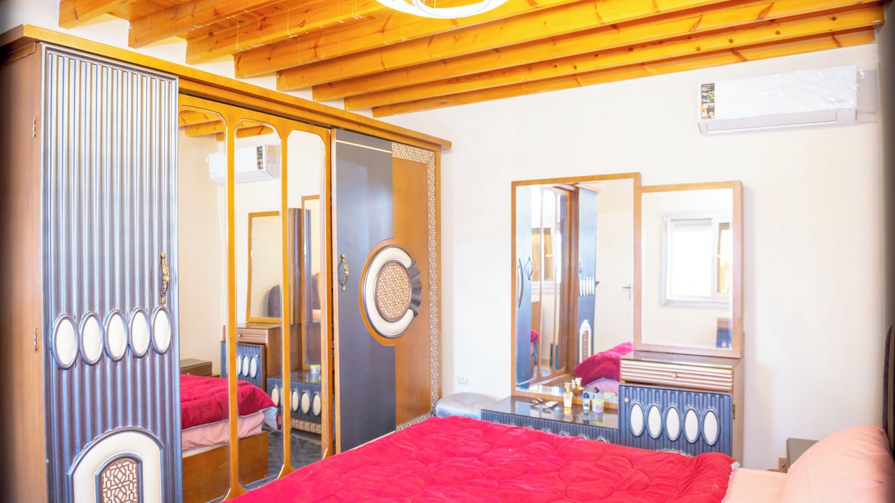 Photo of Bedroom in Pyramids Gardens