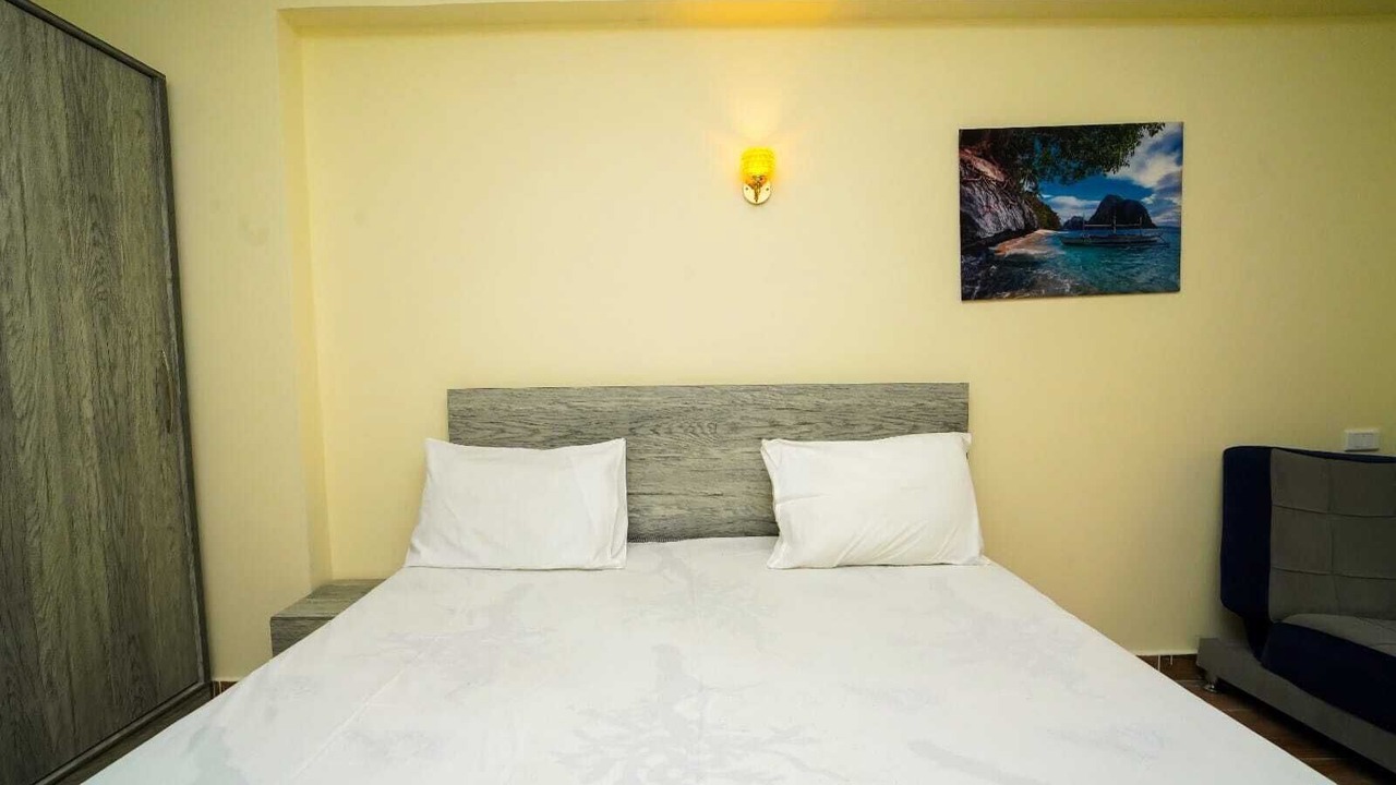 Photo of Bedroom in Corniche Road-Dahar
