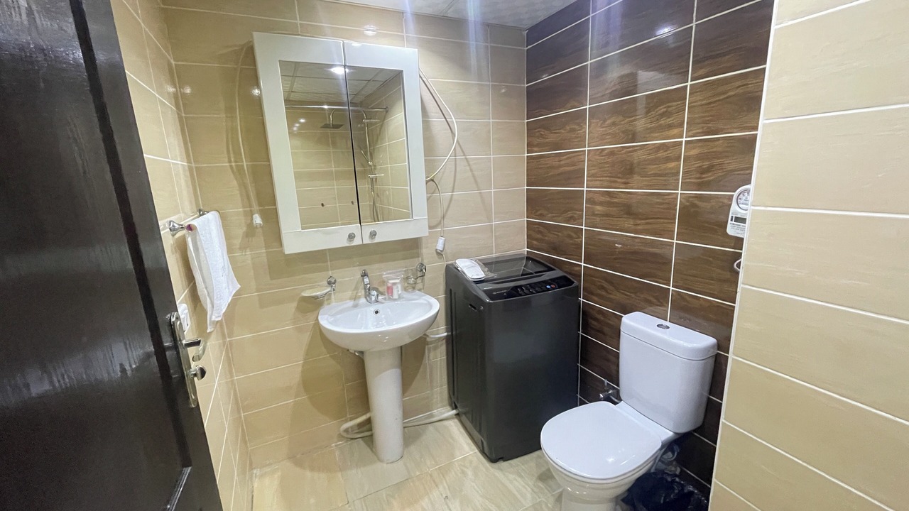Photo of Bathroom in Corniche Road-Dahar
