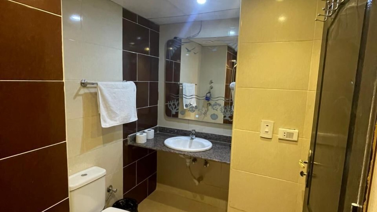 Photo of Bathroom in Corniche Road-Dahar