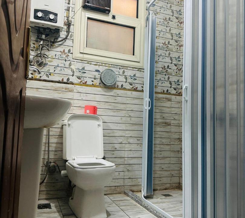 Photo of Bathroom in Pyramids Gardens
