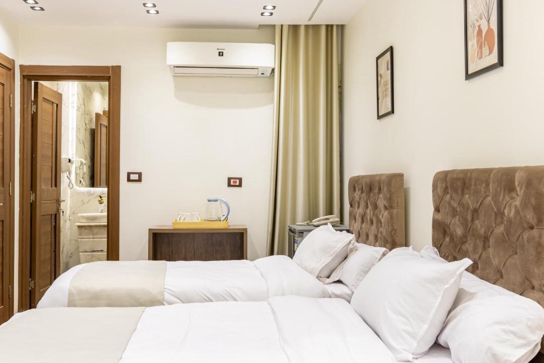 Photo of Bedroom in Pyramids Gardens