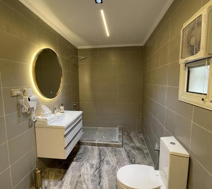 Photo of Bathroom in Garden City