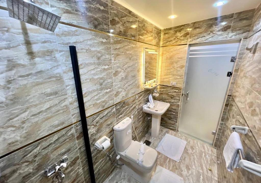 Photo of Bathroom in Pyramids Gardens