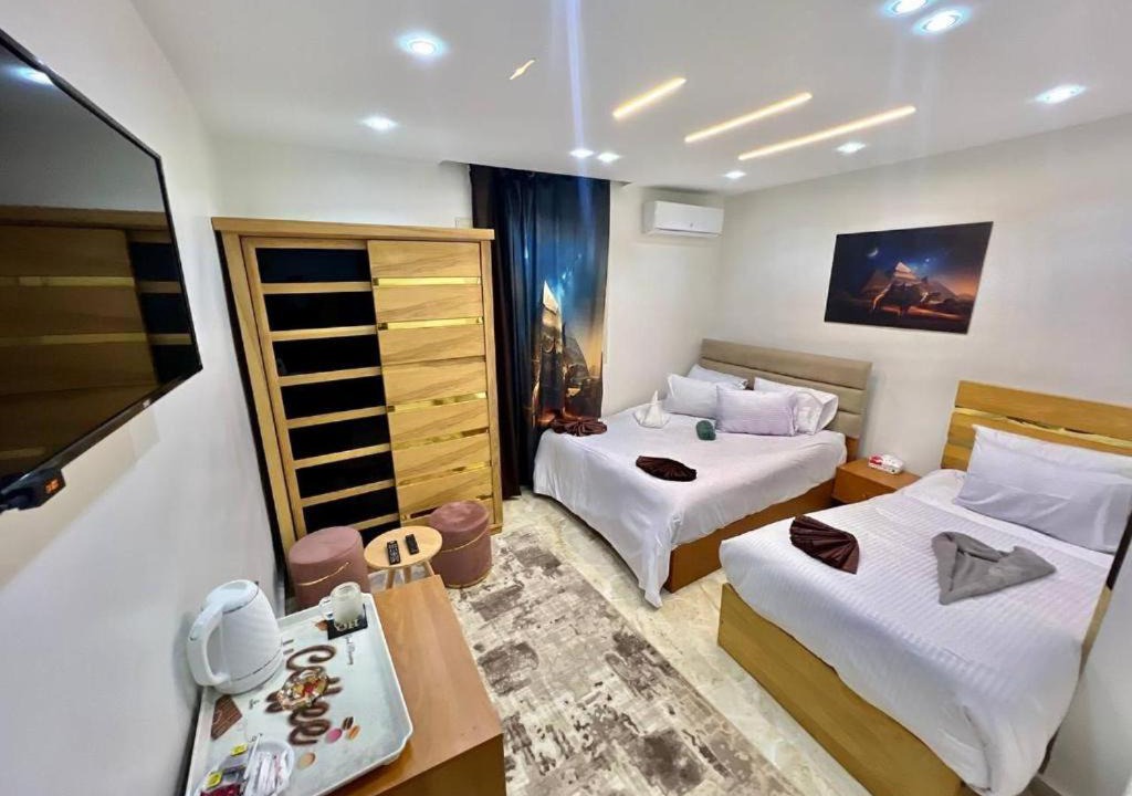 Photo of Bedroom in Pyramids Gardens