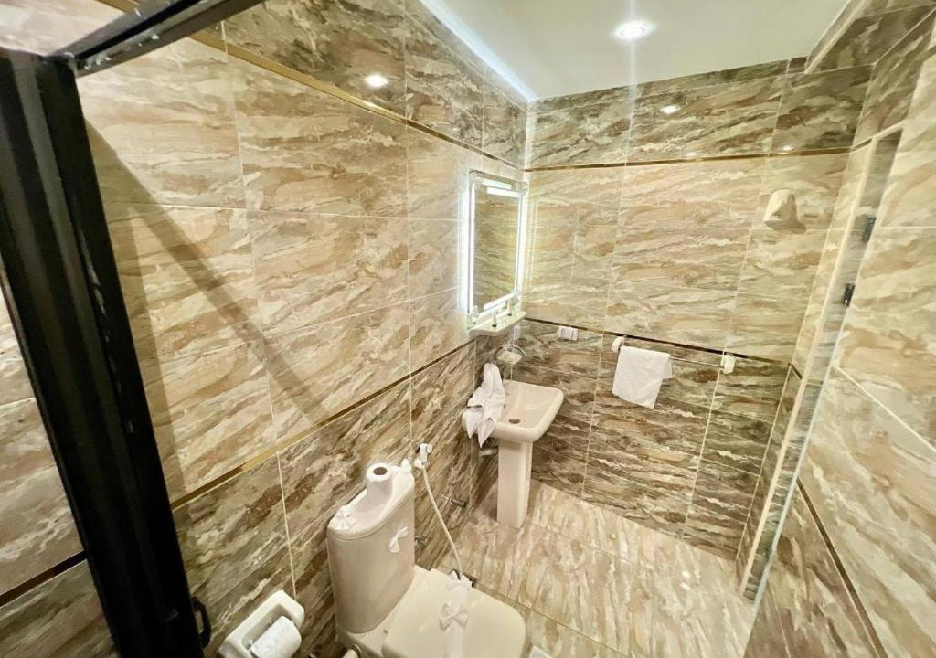 Photo of Bathroom in Pyramids Gardens