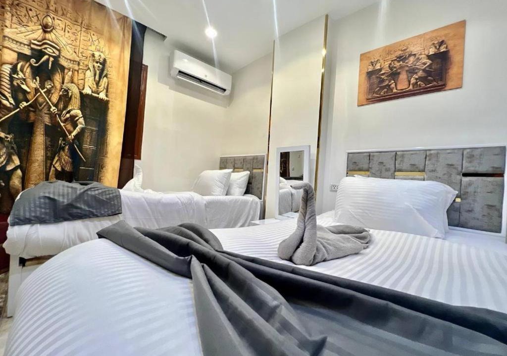 Photo of Bedroom in Pyramids Gardens