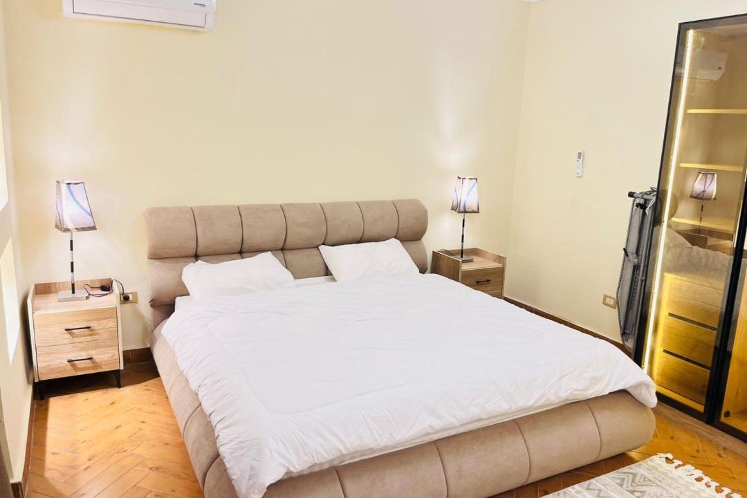 Photo of Bedroom in Pyramids Gardens