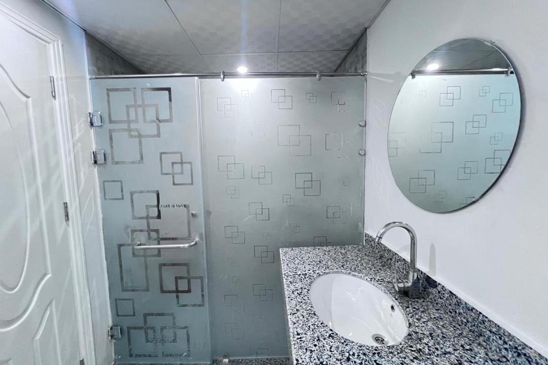 Photo of Bathroom in Corniche Road-Dahar