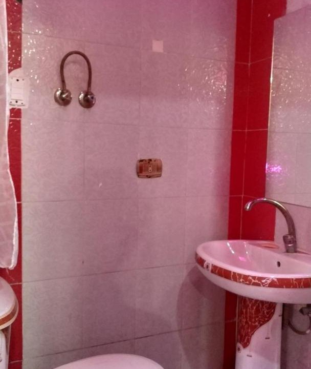 Photo of Bathroom in Pyramids Gardens