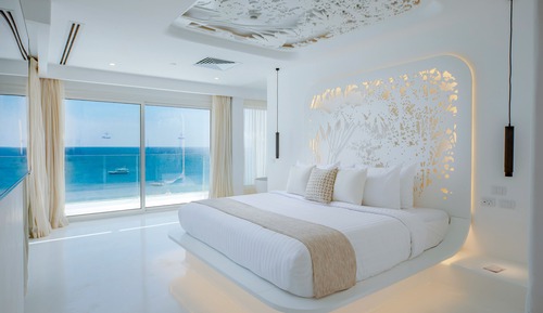 Hall of Fame Jacuzzi Suite