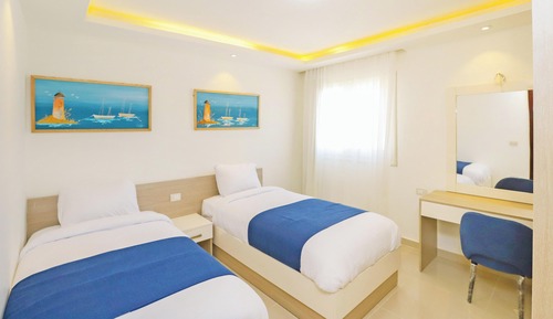 Apartment, 3 Bedrooms, Pool View