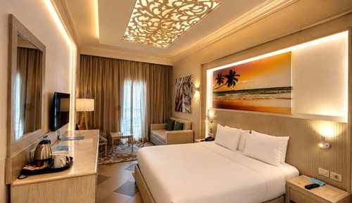 Deluxe Room, Smoking, Lake View