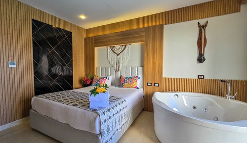 Family Junior Suite & Jacuzzi