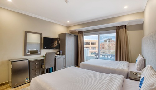 Superior Twin Room With Panoramic Pyramids View & Balcony