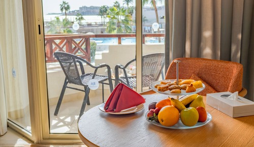 Superior Room, 1 King Bed, Sea View (Beach side)