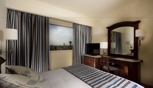 Deluxe Chalet, 1 King Bed, Garden View