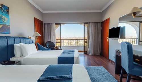 Room, City View
