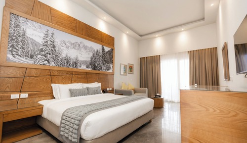 Deluxe Double Room, Pool View